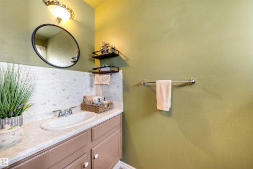 112 16725 106 Street, Edmonton, AB - Indoor Photo Showing Bathroom