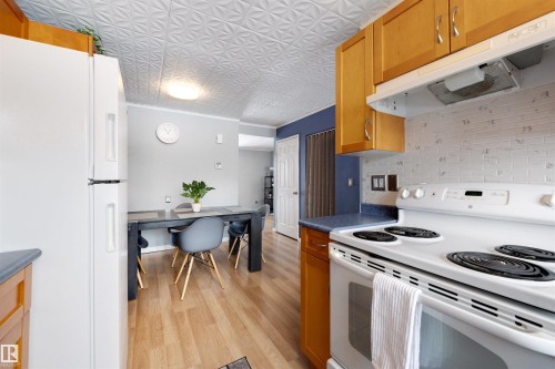 112 16725 106 Street, Edmonton, AB - Indoor Photo Showing Kitchen