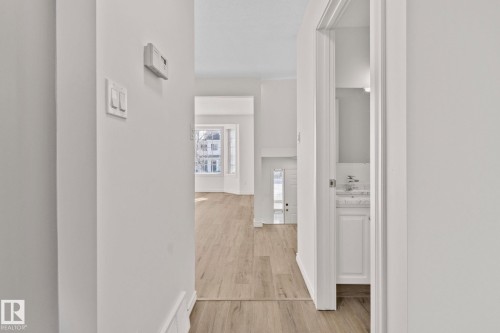 22 9703 174 Street Nw, Edmonton, AB - Indoor Photo Showing Other Room