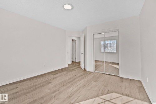 22 9703 174 Street Nw, Edmonton, AB - Indoor Photo Showing Other Room