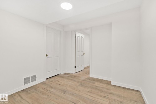 22 9703 174 Street Nw, Edmonton, AB - Indoor Photo Showing Other Room