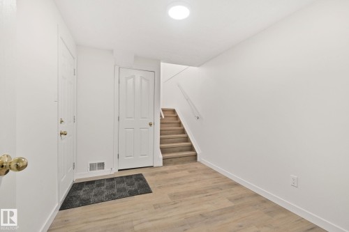 22 9703 174 Street Nw, Edmonton, AB - Indoor Photo Showing Other Room