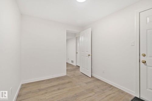 22 9703 174 Street Nw, Edmonton, AB - Indoor Photo Showing Other Room