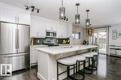 6710 CARDINAL Road  Edmonton, AB T6W 2Y6