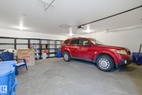 6319 15 Avenue, Edmonton, AB - Indoor Photo Showing Garage