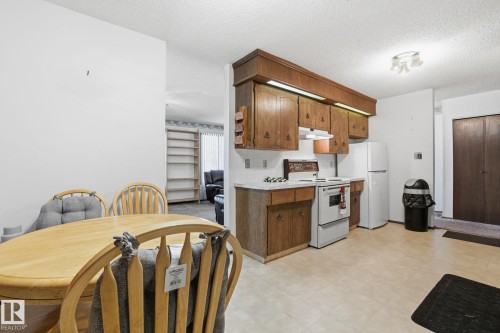 6319 15 Avenue, Edmonton, AB - Indoor Photo Showing Kitchen