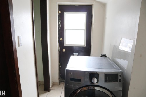 5205 55 Street, Thorsby, AB - Indoor Photo Showing Laundry Room