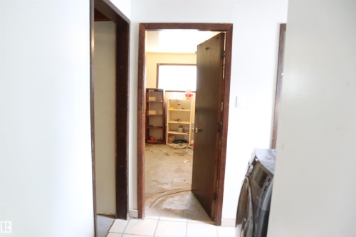 5205 55 Street, Thorsby, AB - Indoor