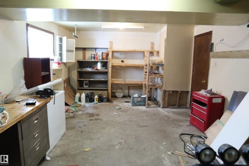 5205 55 Street, Thorsby, AB - Indoor