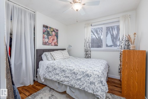25 Broadview Crescent, St. Albert, AB - Indoor Photo Showing Bedroom