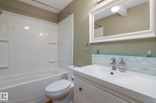 25 Broadview Crescent, St. Albert, AB - Indoor Photo Showing Bathroom