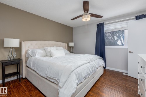 25 Broadview Crescent, St. Albert, AB - Indoor Photo Showing Bedroom