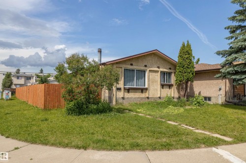 3620 42A Avenue, Edmonton, AB - Outdoor