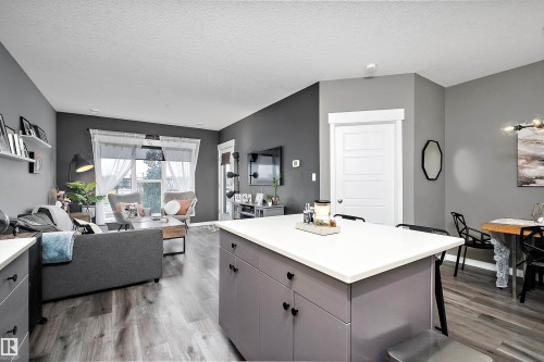 406 10518 113 Street, Edmonton, AB - Indoor Photo Showing Living Room