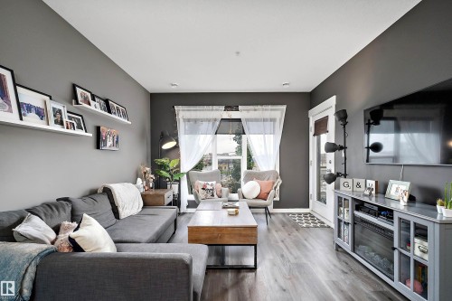 406 10518 113 Street, Edmonton, AB - Indoor Photo Showing Living Room