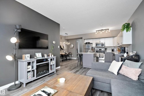 406 10518 113 Street, Edmonton, AB - Indoor Photo Showing Living Room