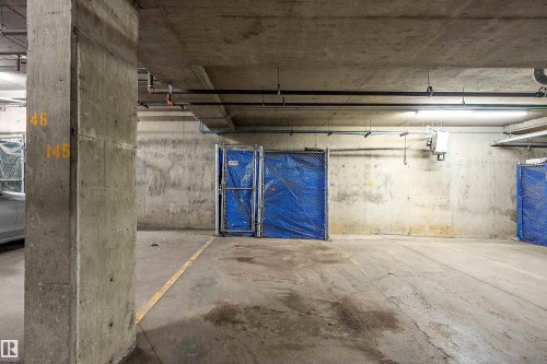 406 10518 113 Street, Edmonton, AB - Indoor Photo Showing Garage