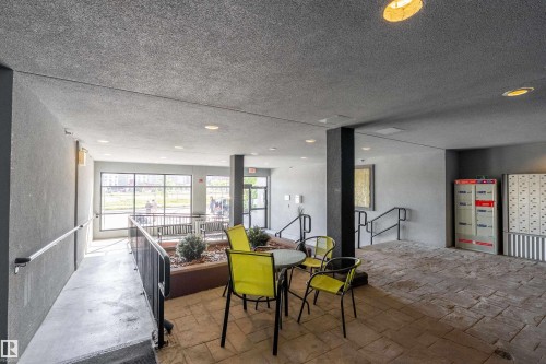 406 10518 113 Street, Edmonton, AB - Indoor