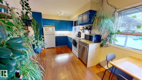 13031 115 Street, Edmonton, AB - Indoor Photo Showing Kitchen