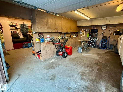 13031 115 Street, Edmonton, AB - Indoor Photo Showing Garage