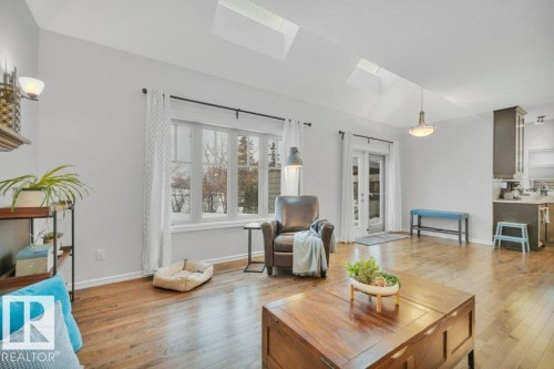 2663 Anderson Crescent, Edmonton, AB - Indoor Photo Showing Living Room