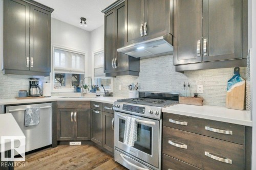 2663 Anderson Crescent, Edmonton, AB - Indoor Photo Showing Kitchen With Upgraded Kitchen