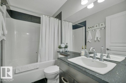 2663 Anderson Crescent, Edmonton, AB - Indoor Photo Showing Bathroom