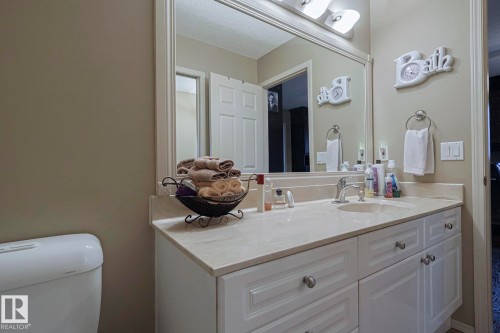 21304 88 Avenue, Edmonton, AB - Indoor Photo Showing Bathroom