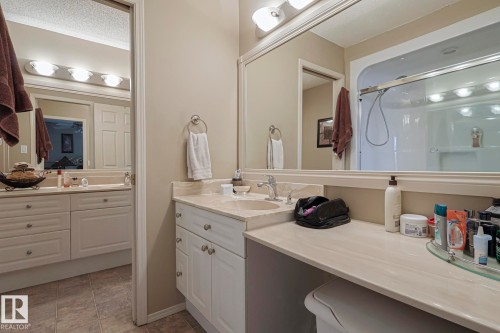 21304 88 Avenue, Edmonton, AB - Indoor Photo Showing Bathroom