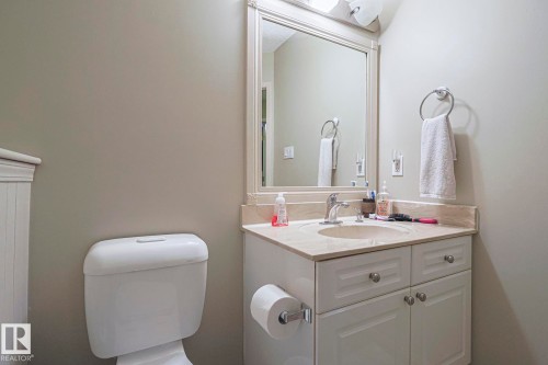 21304 88 Avenue, Edmonton, AB - Indoor Photo Showing Bathroom