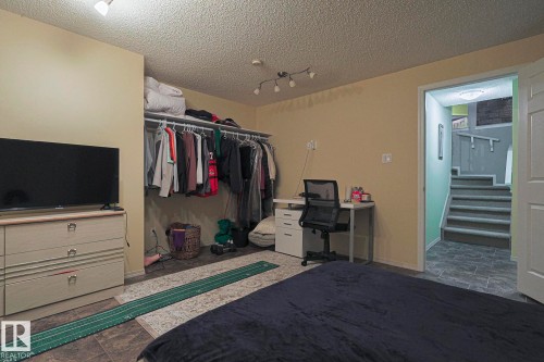 21304 88 Avenue, Edmonton, AB - Indoor With Storage