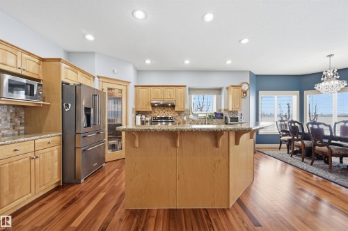 1526 Haswell Close, Edmonton, AB - Indoor Photo Showing Kitchen With Upgraded Kitchen