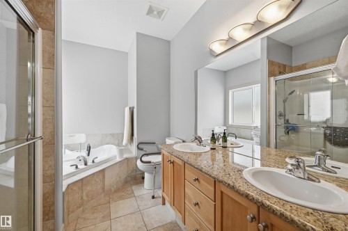 1526 Haswell Close, Edmonton, AB - Indoor Photo Showing Bathroom