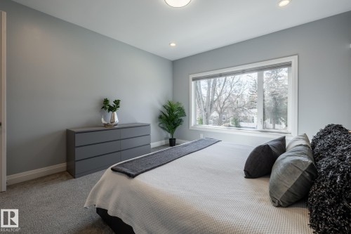 10936 71 Avenue, Edmonton, AB - Indoor Photo Showing Bedroom
