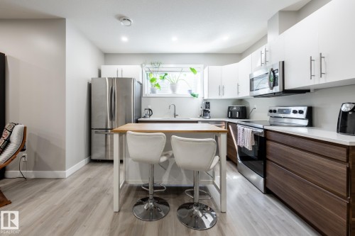 10936 71 Avenue, Edmonton, AB - Indoor Photo Showing Kitchen