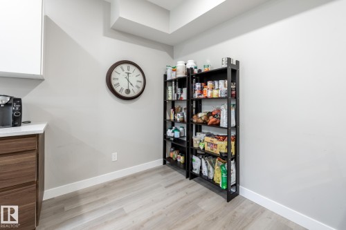 10936 71 Avenue, Edmonton, AB - Indoor