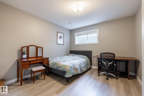 10936 71 Avenue, Edmonton, AB - Indoor Photo Showing Bedroom