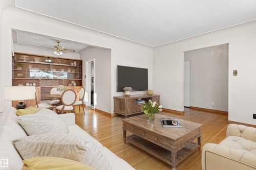 10724 148 Street, Edmonton, AB - Indoor Photo Showing Living Room