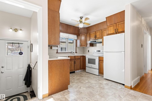10724 148 Street, Edmonton, AB - Indoor Photo Showing Kitchen