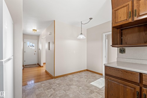 10724 148 Street, Edmonton, AB - Indoor