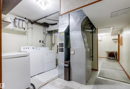 10724 148 Street, Edmonton, AB - Indoor Photo Showing Laundry Room