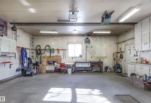 10724 148 Street, Edmonton, AB - Indoor Photo Showing Garage