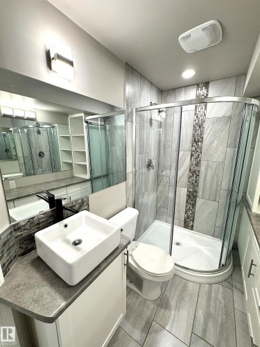 1473 Wates Link, Edmonton, AB - Indoor Photo Showing Bathroom