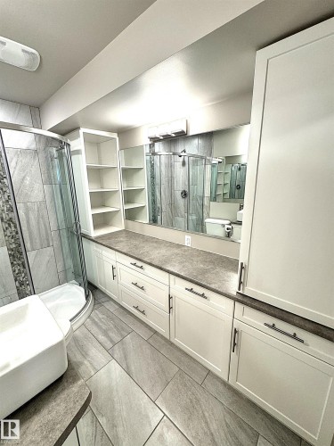 1473 Wates Link, Edmonton, AB - Indoor Photo Showing Bathroom