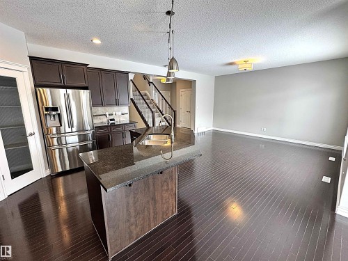 1473 Wates Link, Edmonton, AB - Indoor Photo Showing Kitchen