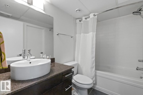 408 11203 103A Avenue, Edmonton, AB - Indoor Photo Showing Bathroom