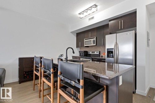 408 11203 103A Avenue, Edmonton, AB - Indoor Photo Showing Kitchen