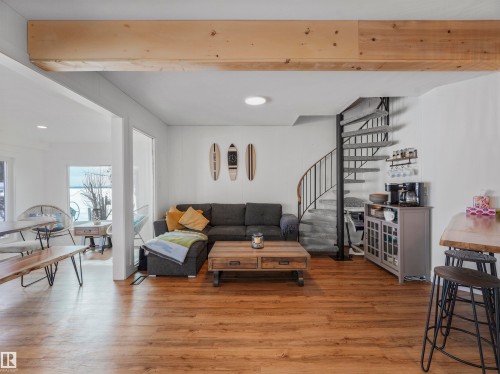 809 8 Street, Rural Lac Ste. Anne County, AB - Indoor Photo Showing Living Room