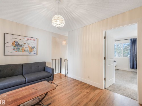 809 8 Street, Rural Lac Ste. Anne County, AB - Indoor Photo Showing Living Room