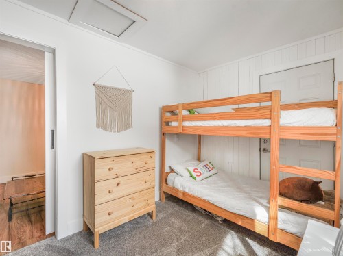 809 8 Street, Rural Lac Ste. Anne County, AB - Indoor Photo Showing Bedroom